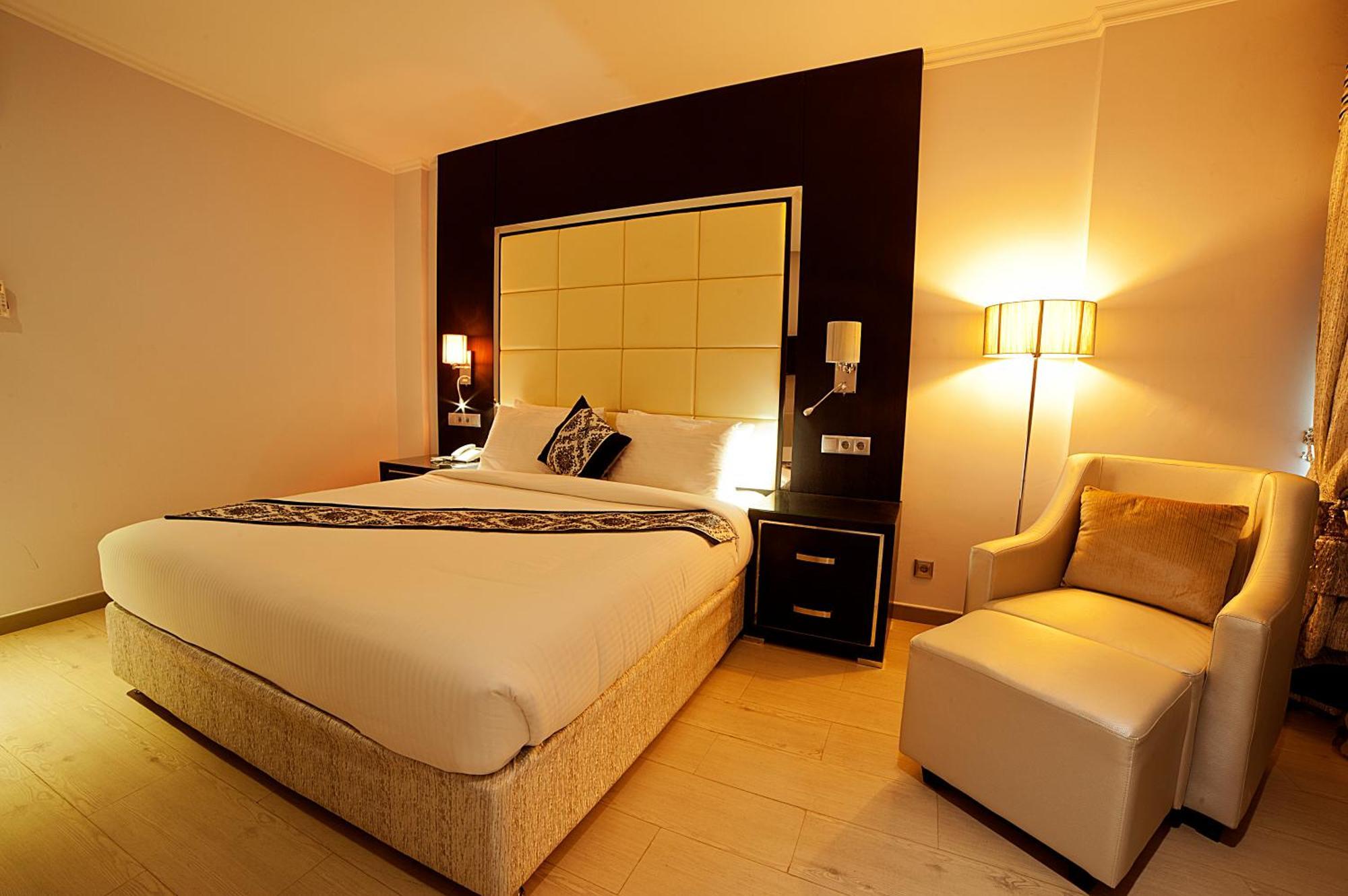 New Hotel-نامبولا المظهر الخارجي الصورة
